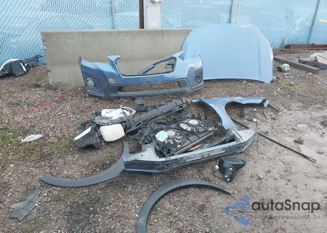 2018 Subaru Crosstrek 2.0I Premium из США, поврежденный, VIN JF2GTADC2J8276927